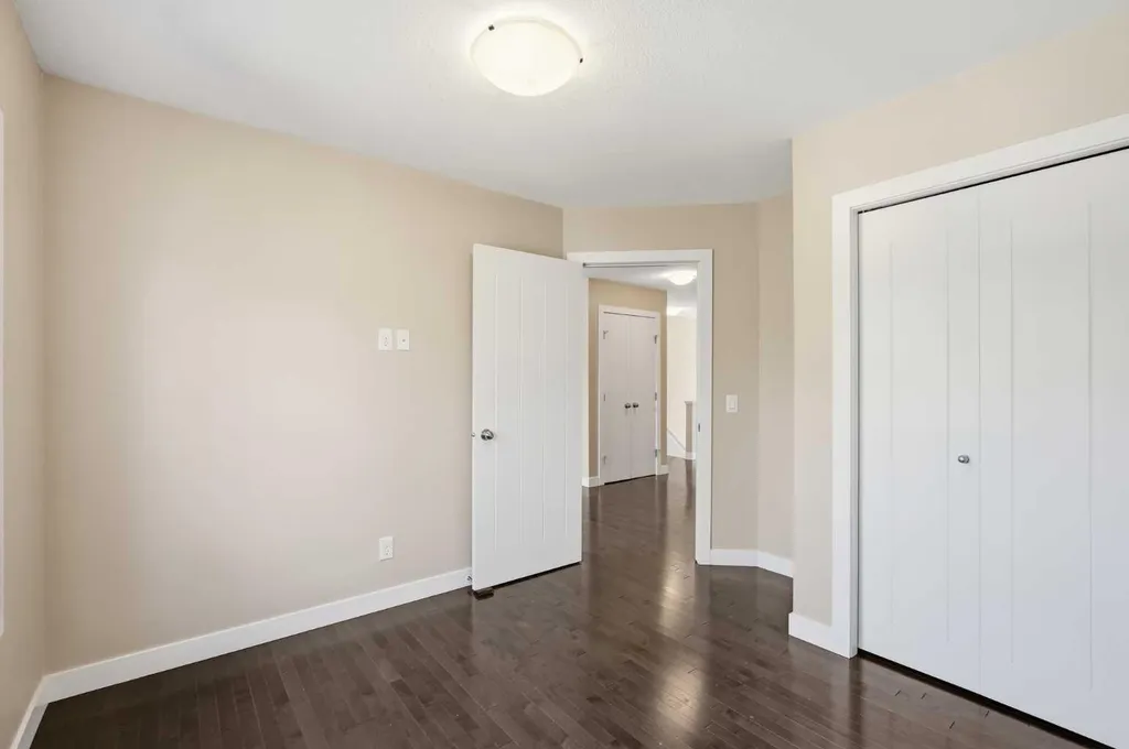 431 Quarry Villas SE Calgary AB T2C 5K1