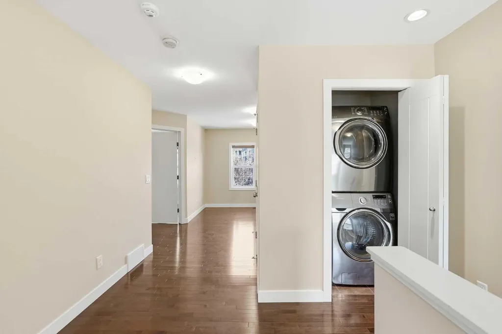 431 Quarry Villas SE Calgary AB T2C 5K1