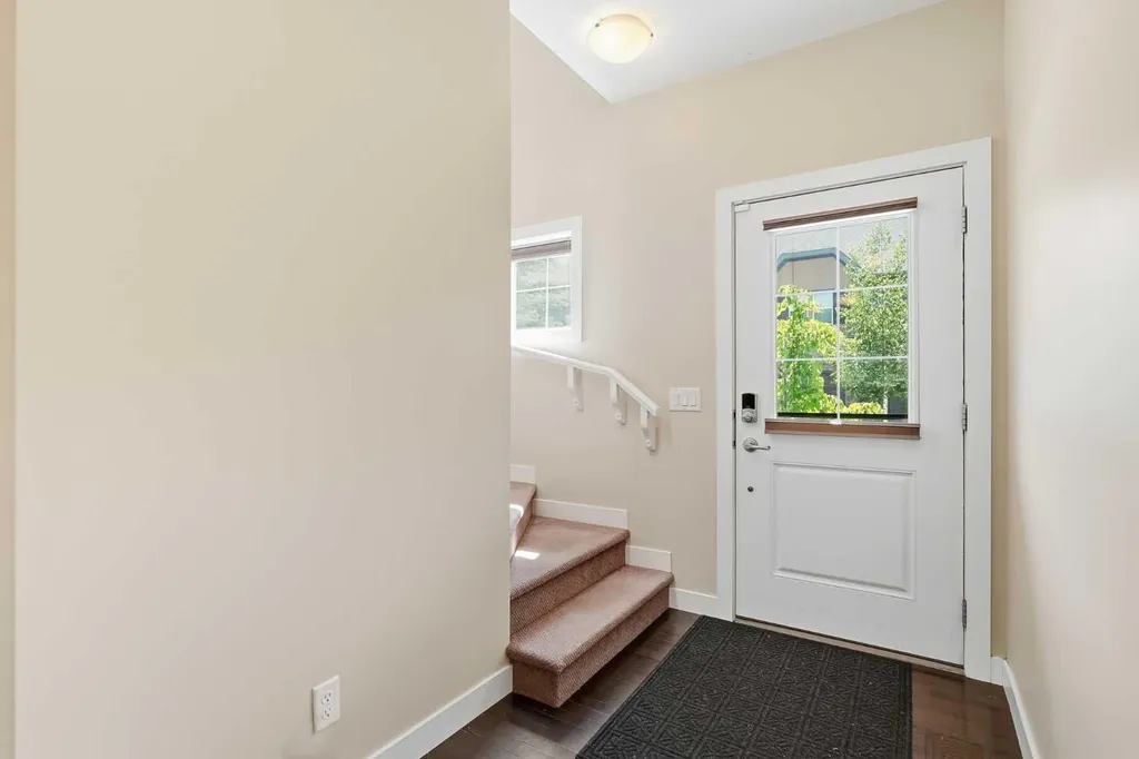 431 Quarry Villas SE Calgary AB T2C 5K1