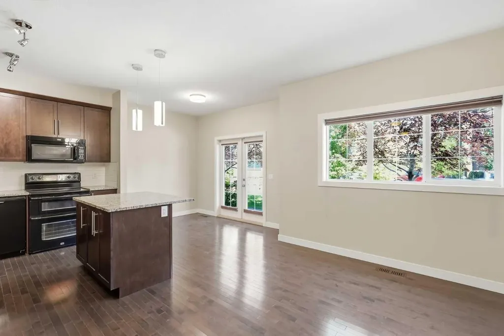431 Quarry Villas SE Calgary AB T2C 5K1