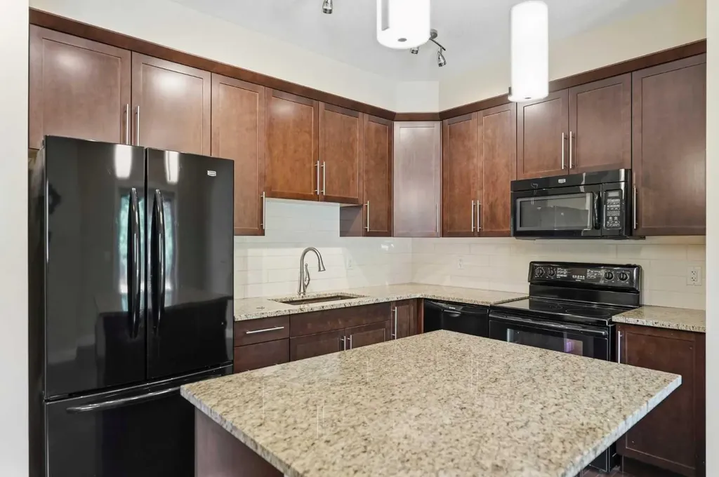 431 Quarry Villas SE Calgary AB T2C 5K1