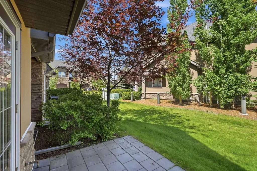 431 Quarry Villas SE Calgary AB T2C 5K1