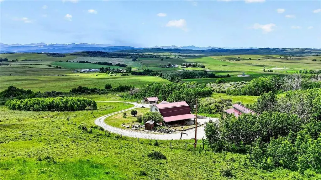 161194 538 Avenue W Rural Foothills County AB T0L 1H0