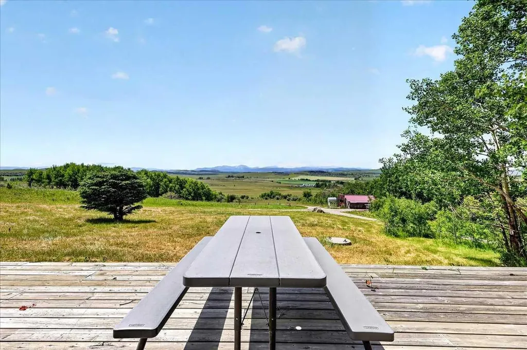 161194 538 Avenue W Rural Foothills County AB T0L 1H0