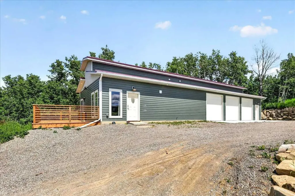 161194 538 Avenue W Rural Foothills County AB T0L 1H0