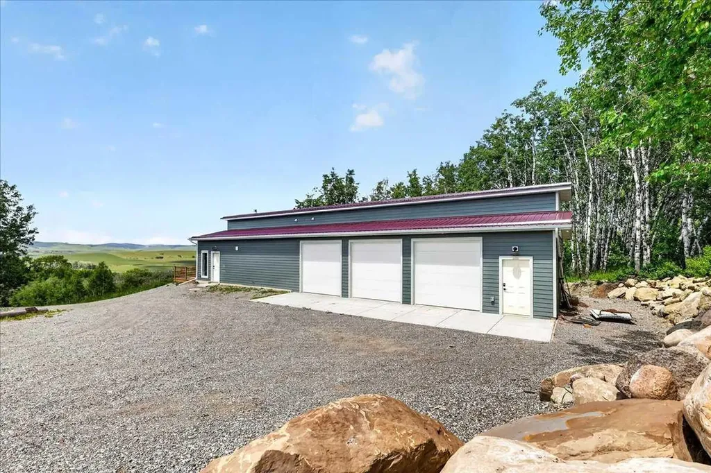 161194 538 Avenue W Rural Foothills County AB T0L 1H0