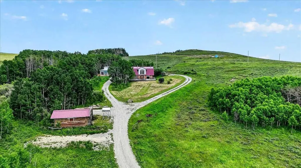 161194 538 Avenue W Rural Foothills County AB T0L 1H0