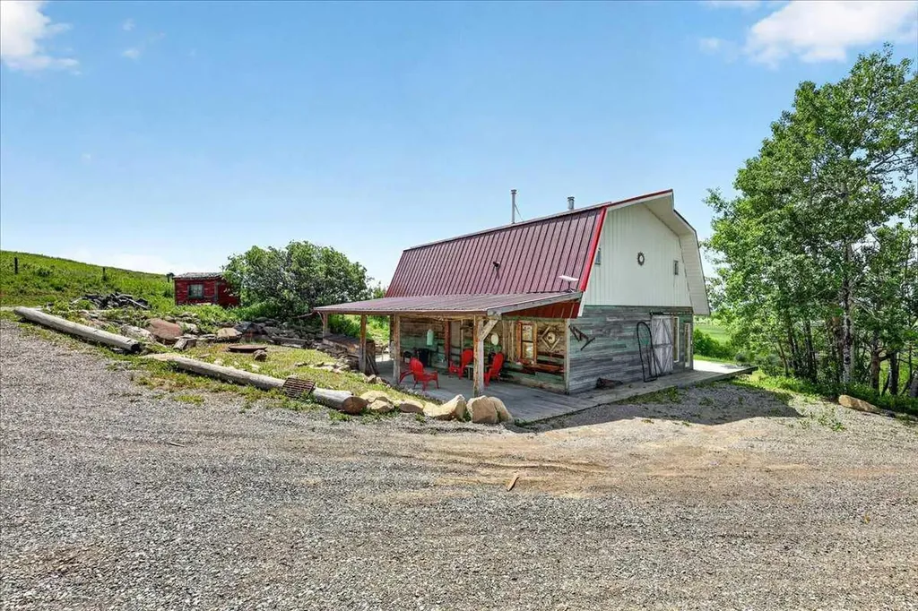 161194 538 Avenue W Rural Foothills County AB T0L 1H0