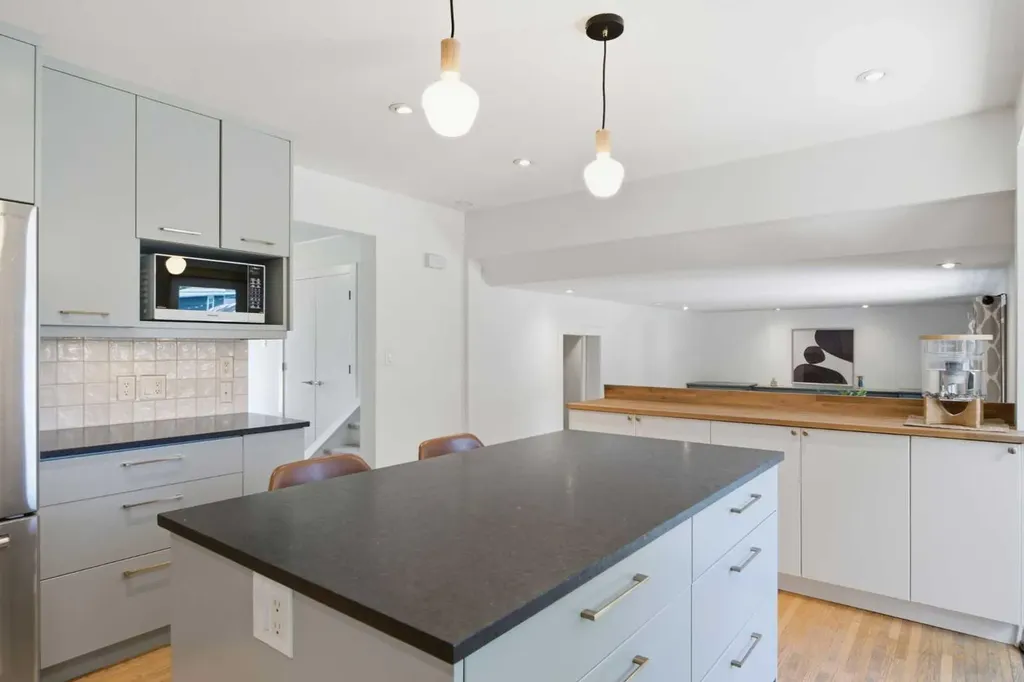 12412 Lake Christina Road SE Calgary AB T2J 3R8