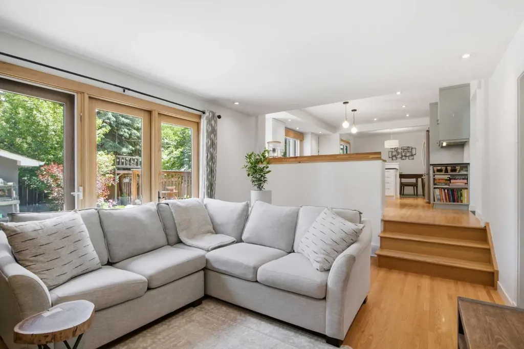 12412 Lake Christina Road SE Calgary AB T2J 3R8