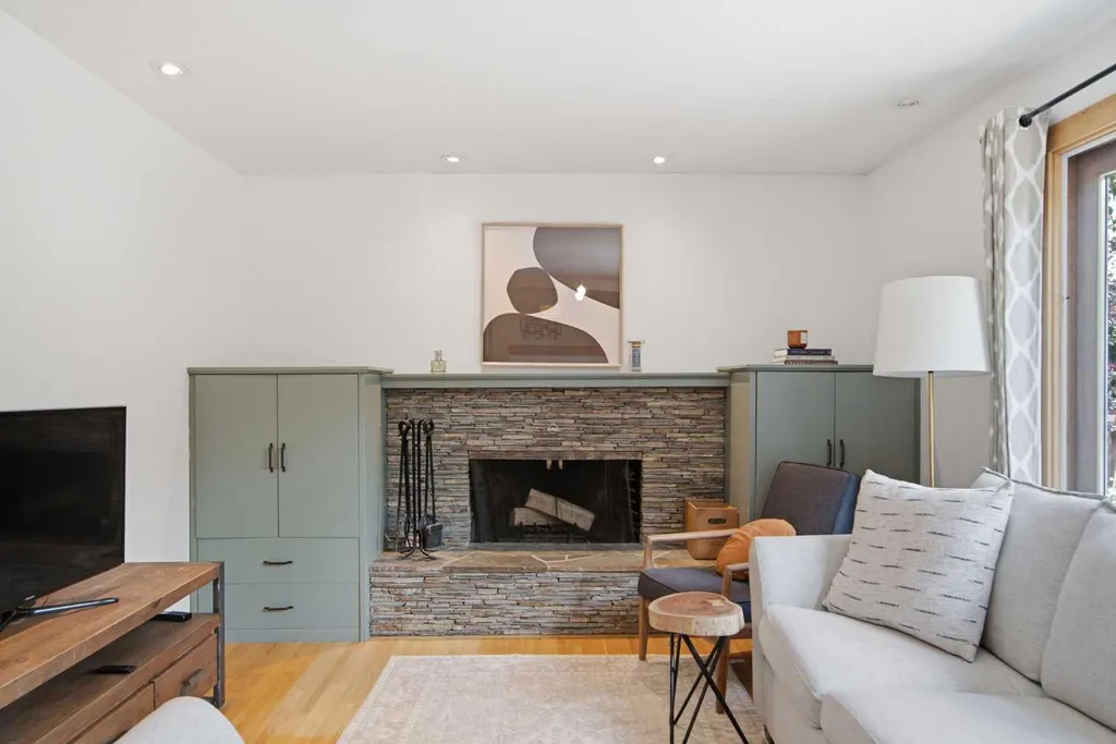 12412 Lake Christina Road SE Calgary AB T2J 3R8
