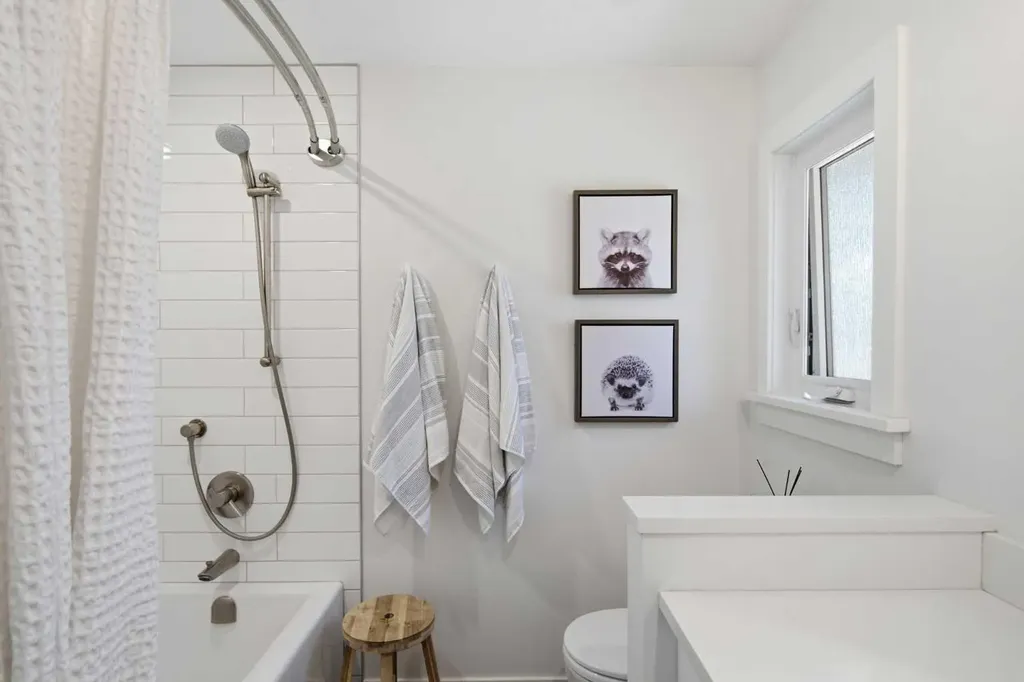 12412 Lake Christina Road SE Calgary AB T2J 3R8