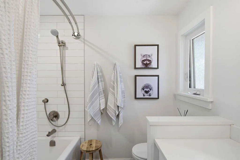 12412 Lake Christina Road SE Calgary AB T2J 3R8