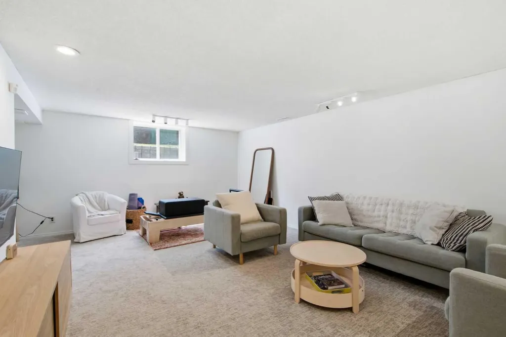 12412 Lake Christina Road SE Calgary AB T2J 3R8