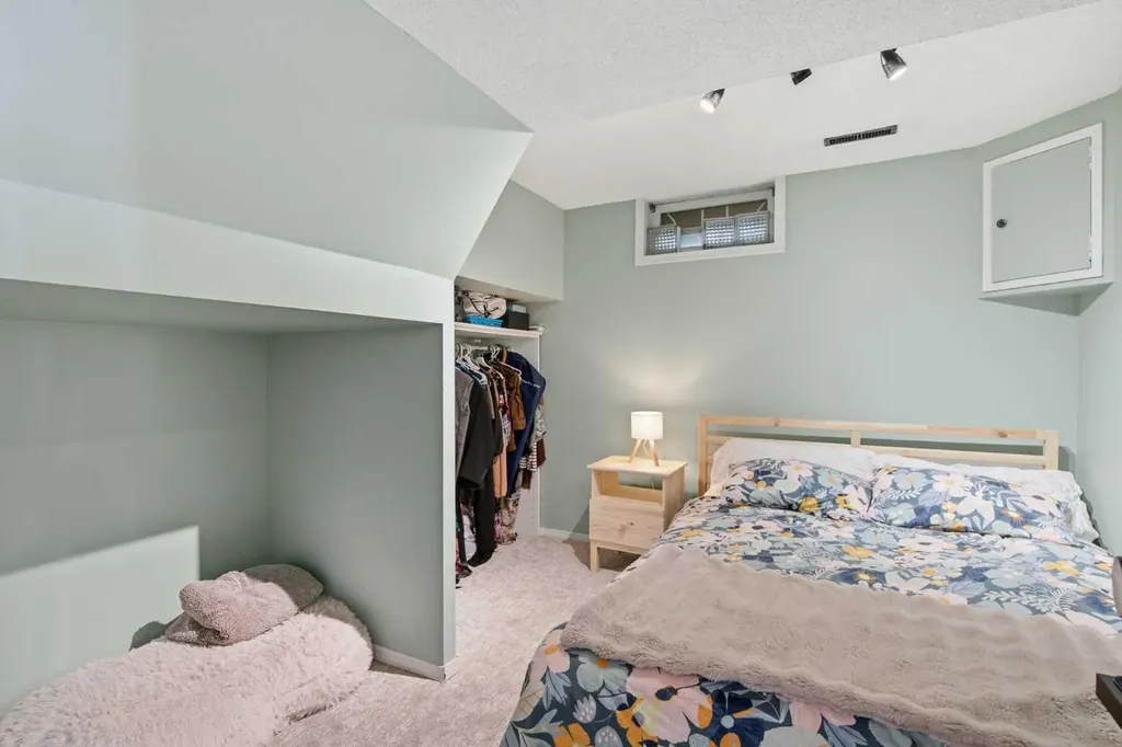 12412 Lake Christina Road SE Calgary AB T2J 3R8