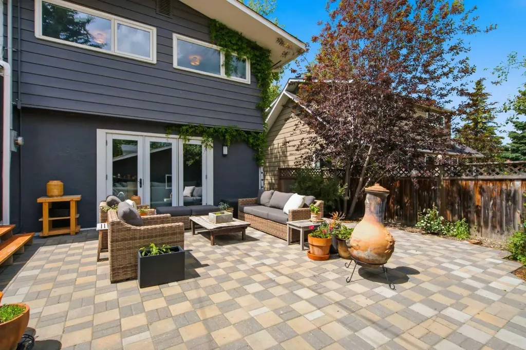 12412 Lake Christina Road SE Calgary AB T2J 3R8