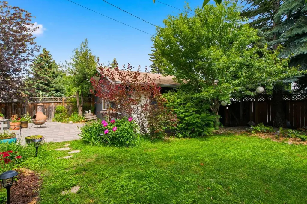 12412 Lake Christina Road SE Calgary AB T2J 3R8