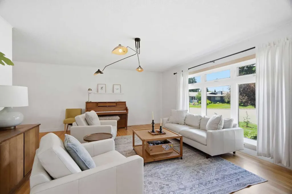 12412 Lake Christina Road SE Calgary AB T2J 3R8