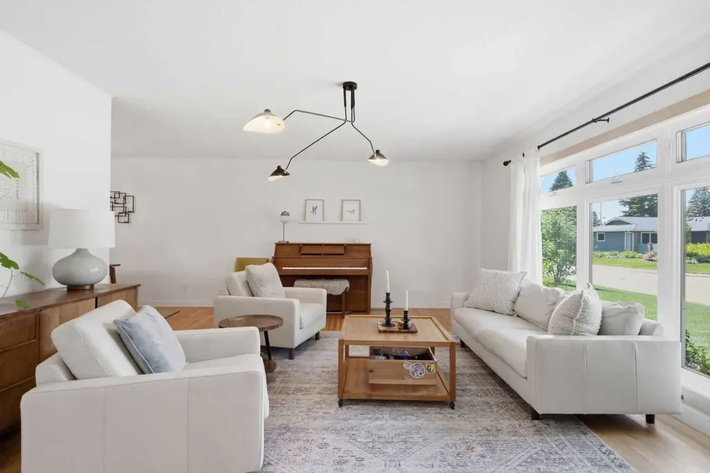 12412 Lake Christina Road SE Calgary AB T2J 3R8