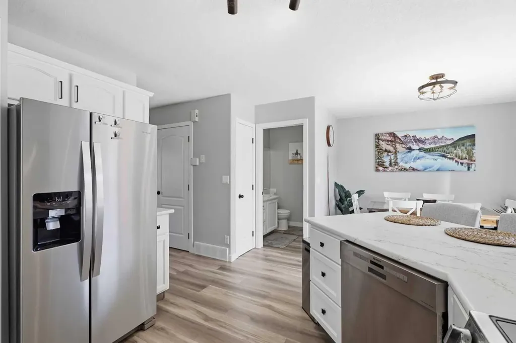 19 Fenwood Close Sylvan Lake AB T4S 2K4