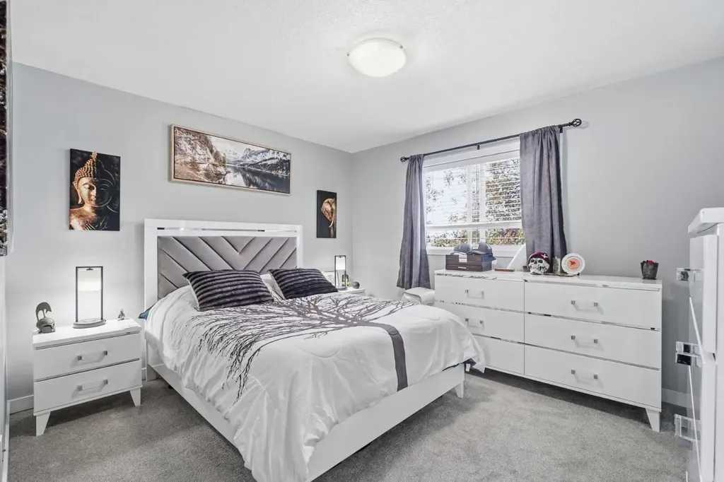 19 Fenwood Close Sylvan Lake AB T4S 2K4