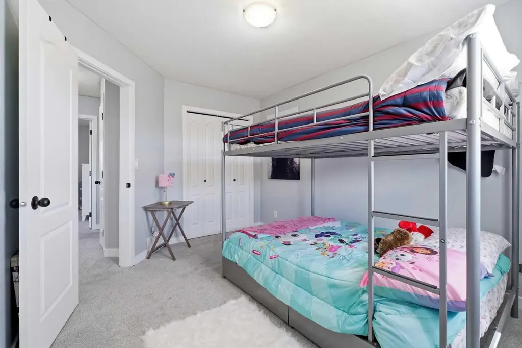 19 Fenwood Close Sylvan Lake AB T4S 2K4