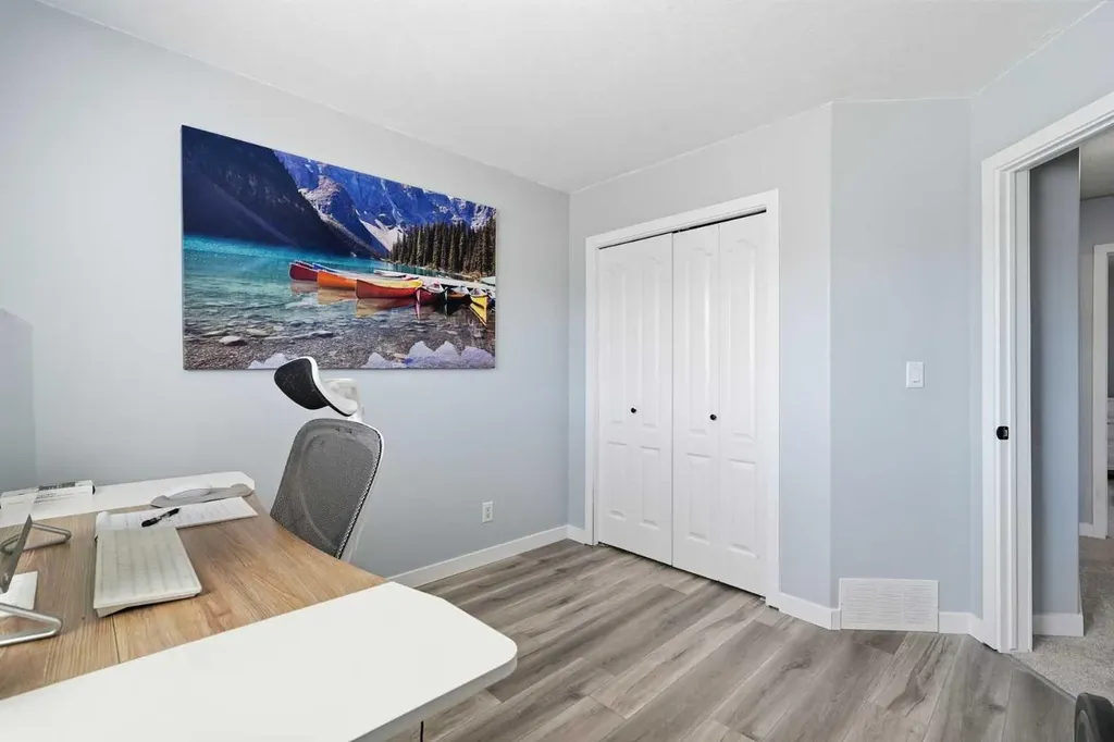19 Fenwood Close Sylvan Lake AB T4S 2K4