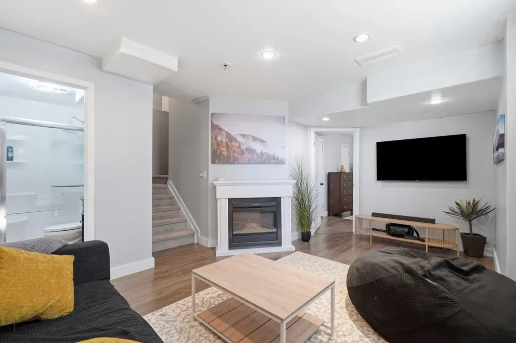 19 Fenwood Close Sylvan Lake AB T4S 2K4