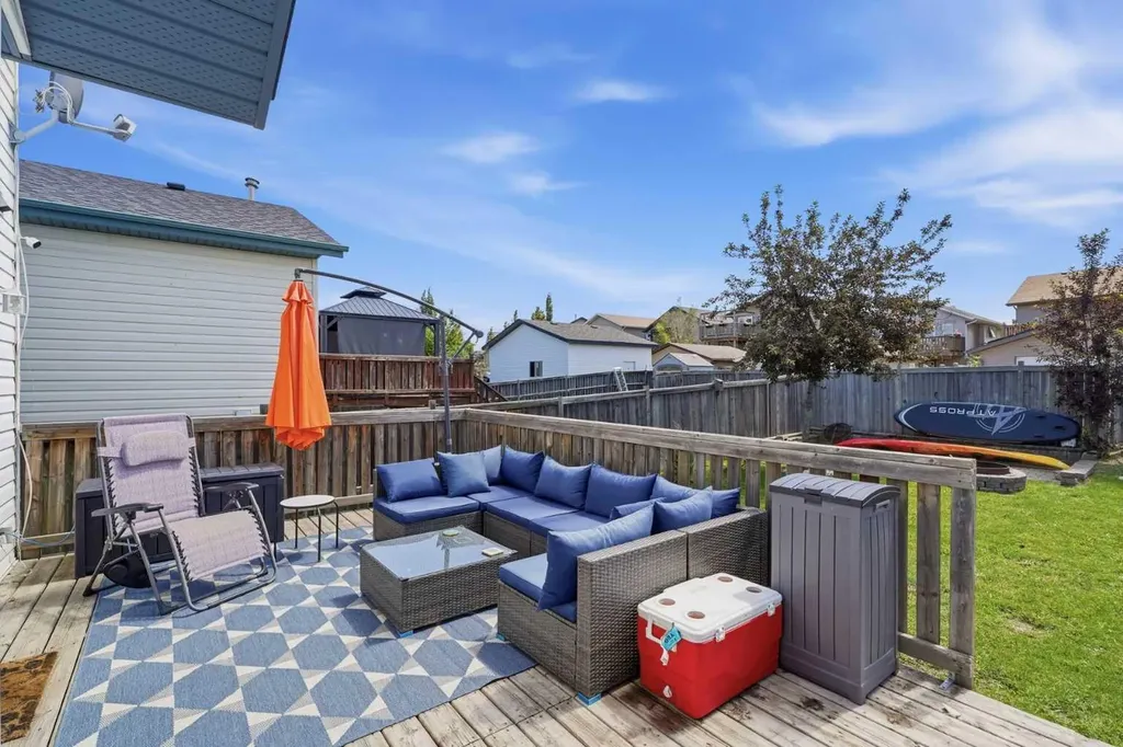 19 Fenwood Close Sylvan Lake AB T4S 2K4