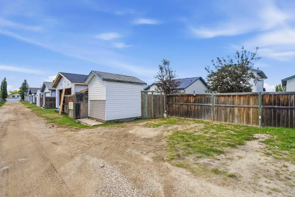 19 Fenwood Close Sylvan Lake AB T4S 2K4