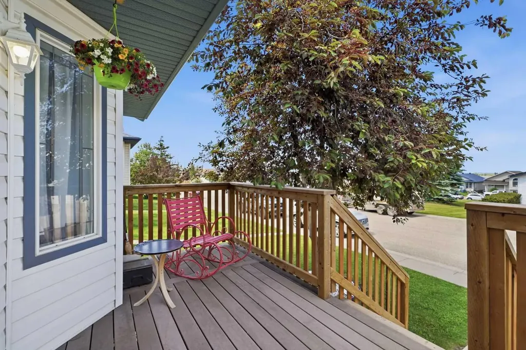 19 Fenwood Close Sylvan Lake AB T4S 2K4