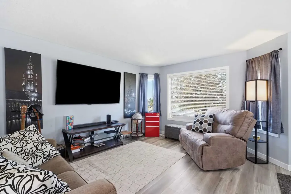 19 Fenwood Close Sylvan Lake AB T4S 2K4