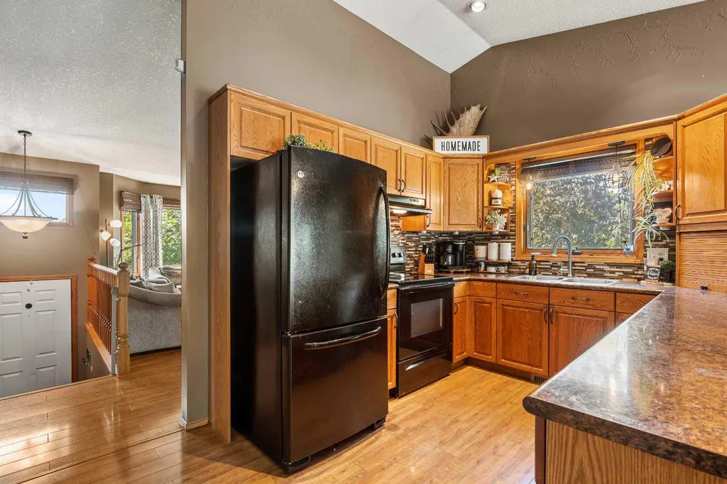 31 Steward Drive Whitecourt AB T7S 1R1