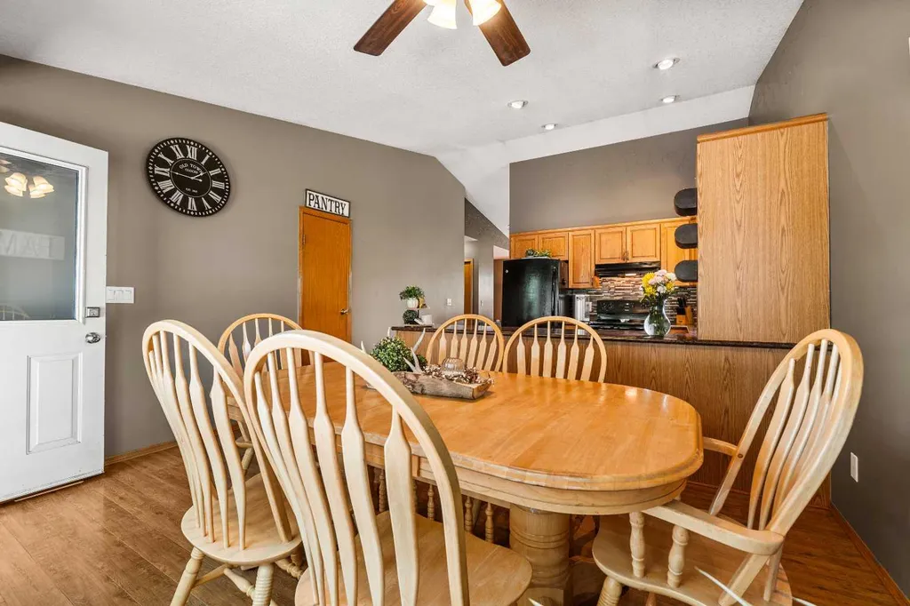 31 Steward Drive Whitecourt AB T7S 1R1