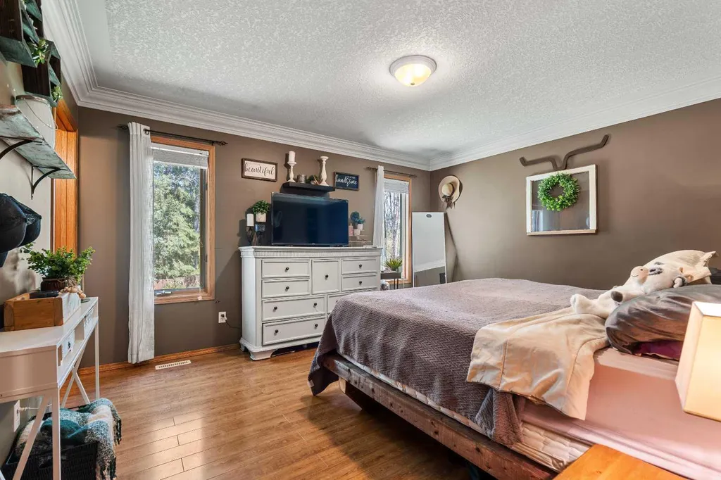31 Steward Drive Whitecourt AB T7S 1R1