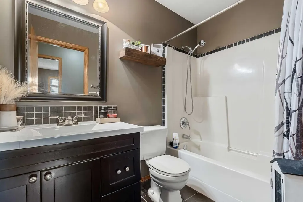 31 Steward Drive Whitecourt AB T7S 1R1