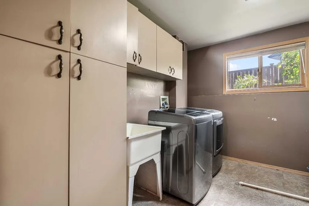 31 Steward Drive Whitecourt AB T7S 1R1