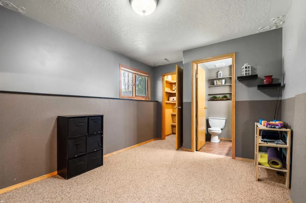31 Steward Drive Whitecourt AB T7S 1R1