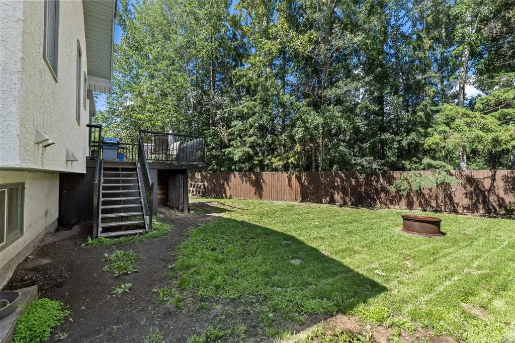 31 Steward Drive Whitecourt AB T7S 1R1