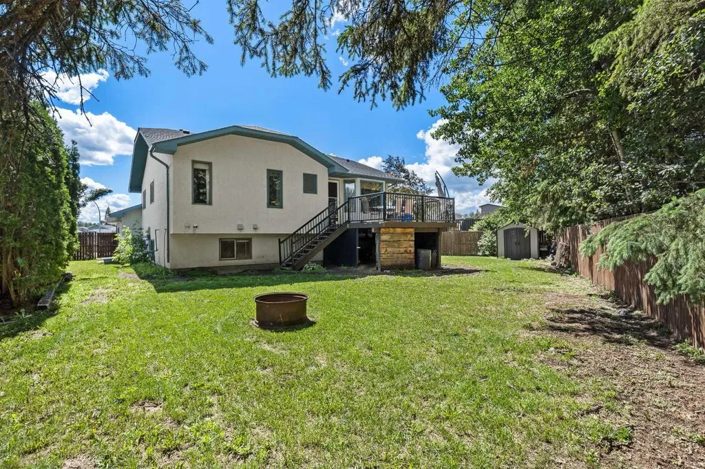 31 Steward Drive Whitecourt AB T7S 1R1