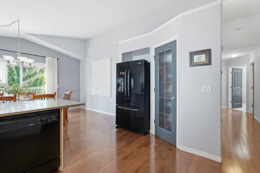 412 Highland Close Strathmore AB T1P 1X3