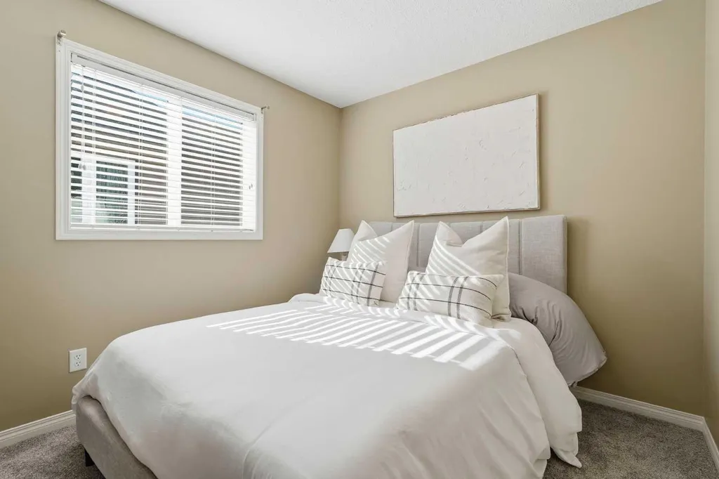 412 Highland Close Strathmore AB T1P 1X3