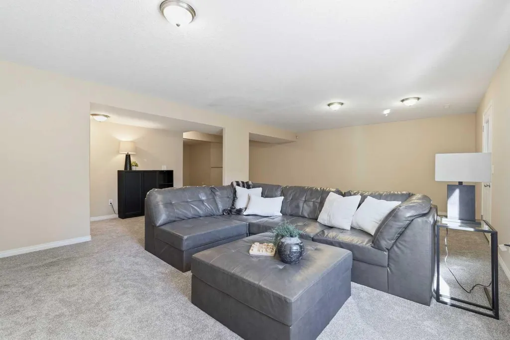 412 Highland Close Strathmore AB T1P 1X3