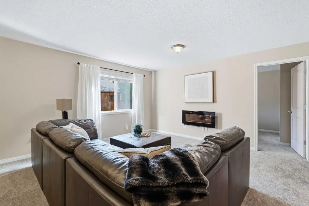 412 Highland Close Strathmore AB T1P 1X3