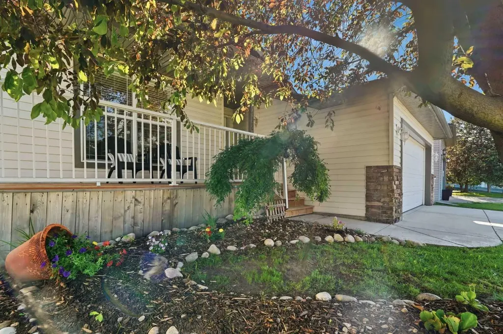 412 Highland Close Strathmore AB T1P 1X3