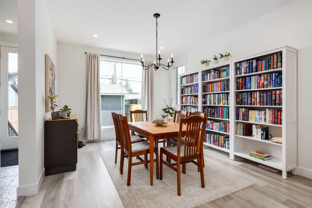4629 72 Street NW Calgary AB T3B 2L3