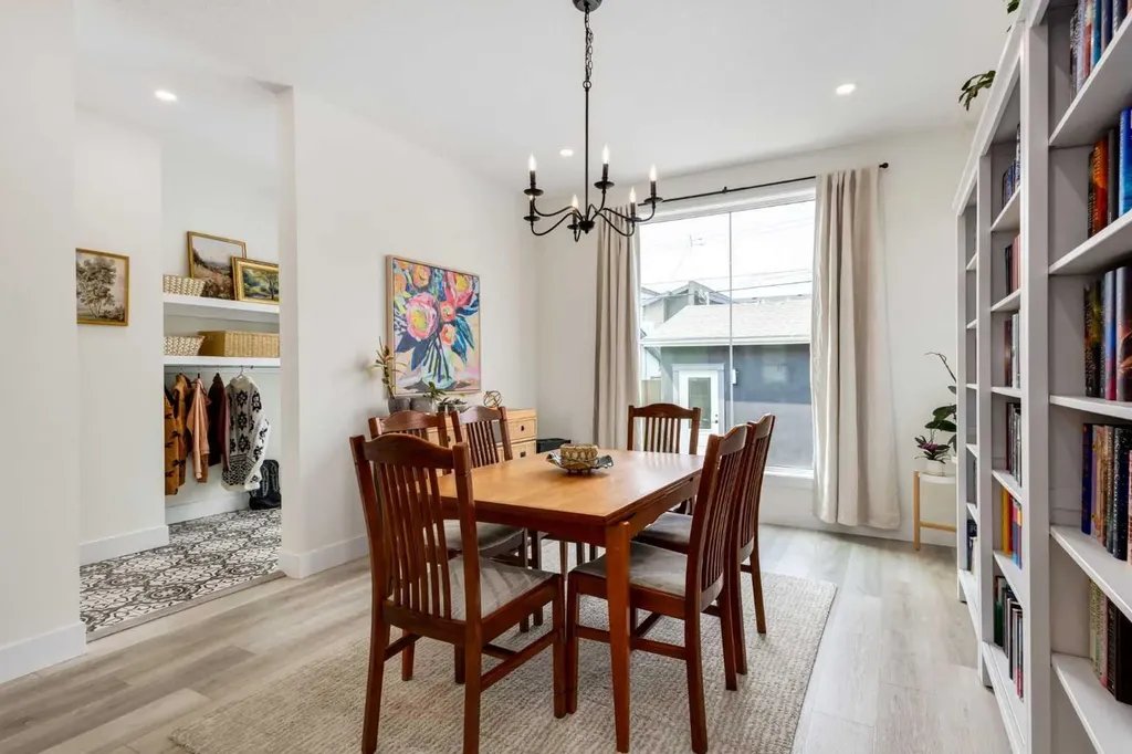 4629 72 Street NW Calgary AB T3B 2L3