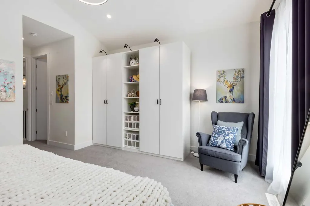 4629 72 Street NW Calgary AB T3B 2L3