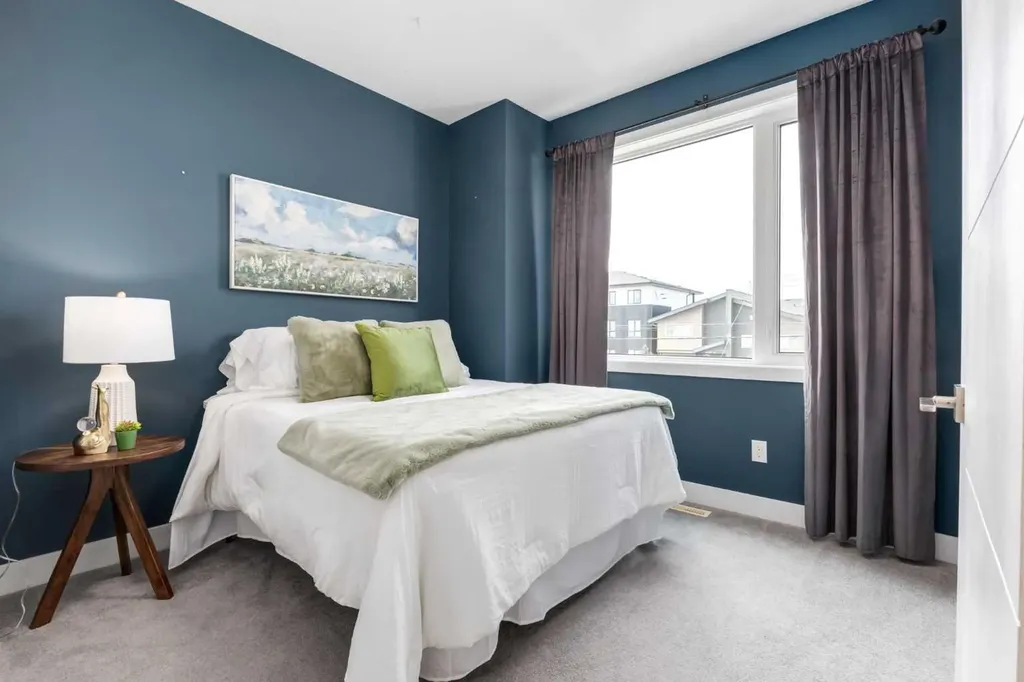 4629 72 Street NW Calgary AB T3B 2L3