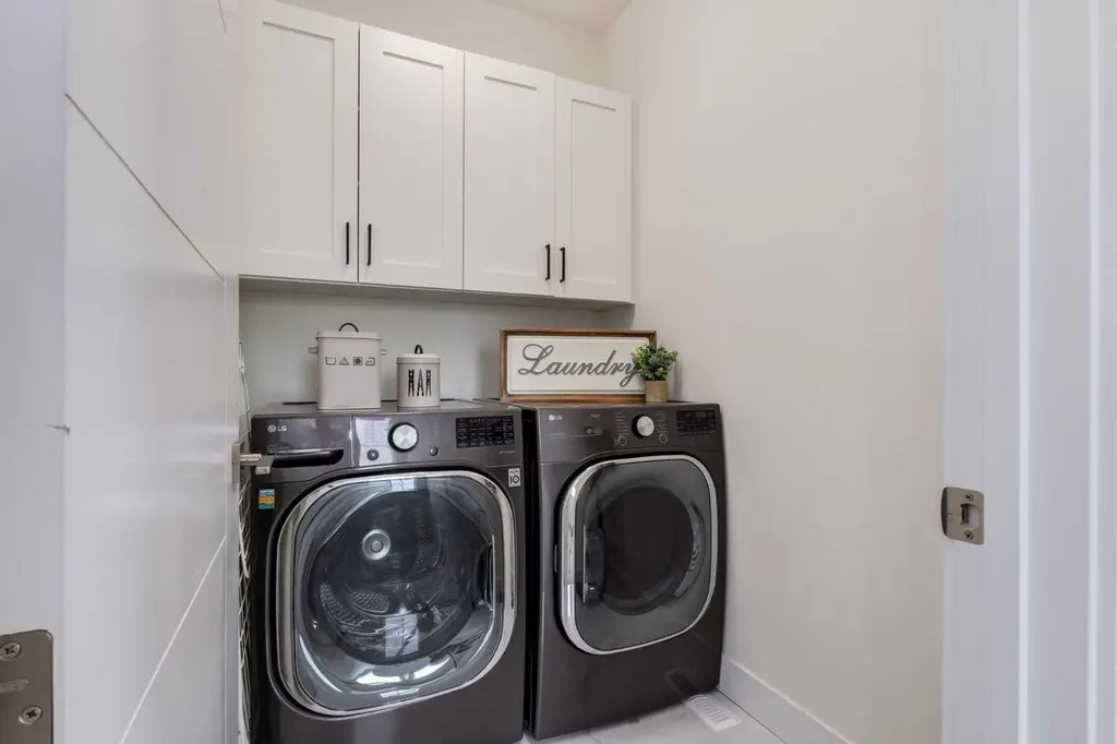 4629 72 Street NW Calgary AB T3B 2L3